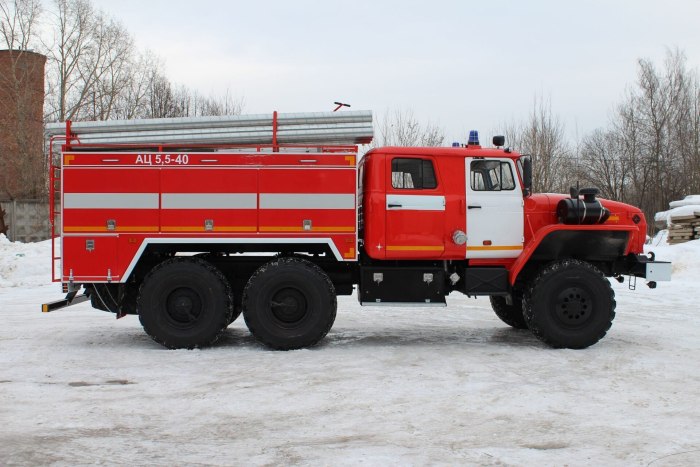 Урал 5557 пожарная автоцистерна