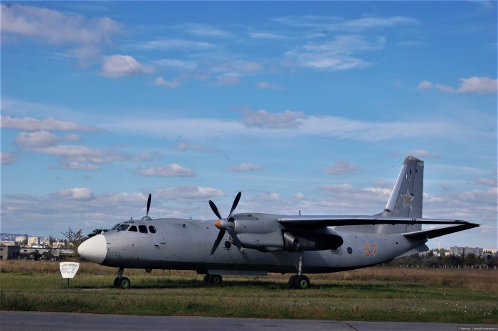 АН-24 пассажирский самолёт