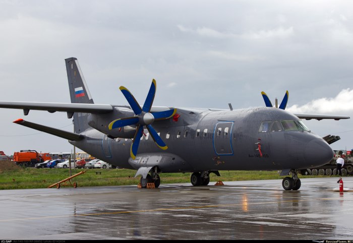 АН-140 В Ейске
