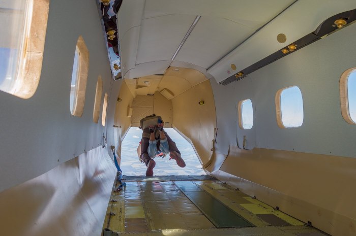 АН-28 пассажирский самолёт