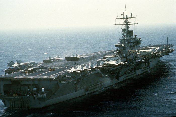 Сборная модель USS Theodore Roosevelt CVN-71 Trumpeter 1/700