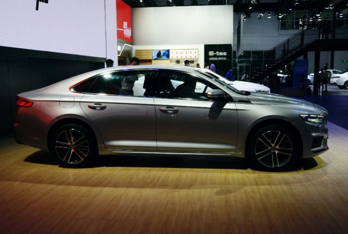 Новый седан Geely Preface
