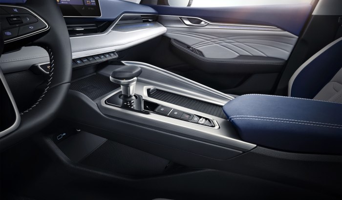 Geely Preface 2021