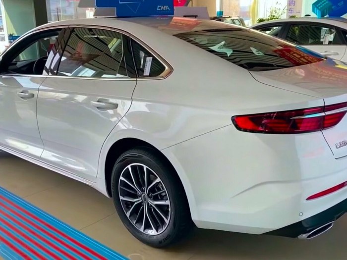 Geely Preface 2022