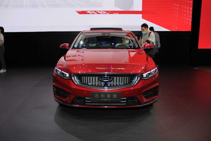 Geely седан 2021