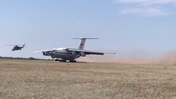 Ил 76 грунтовый аэродром