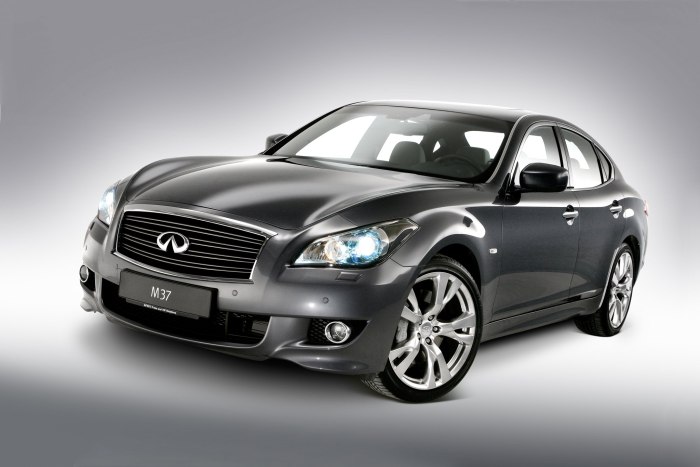 Infiniti m37 2010