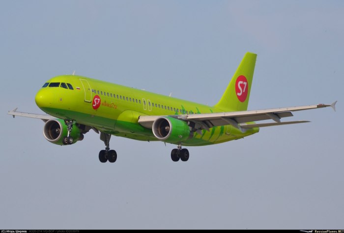 Airbus a320-214 s7