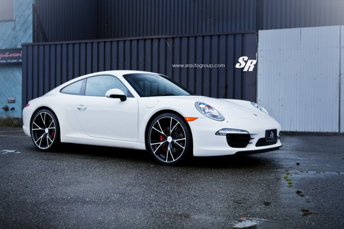 Порше 911 Каррера белый