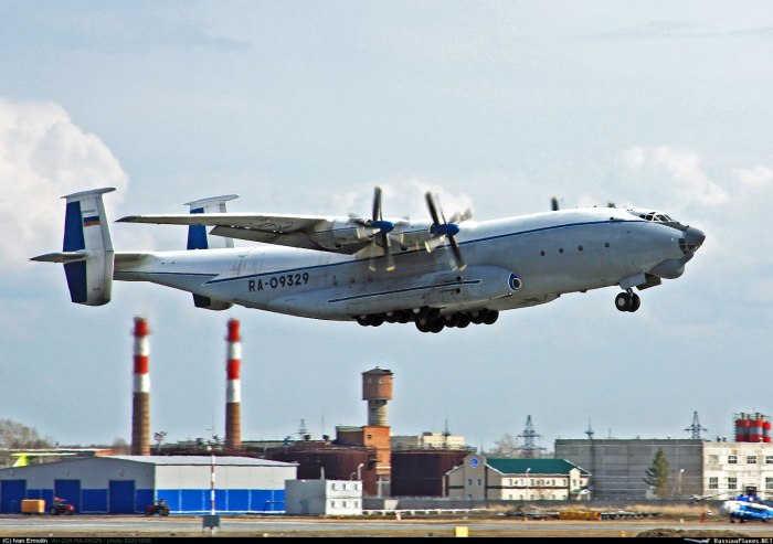 Самолёт АН-22 «Антей» СССР