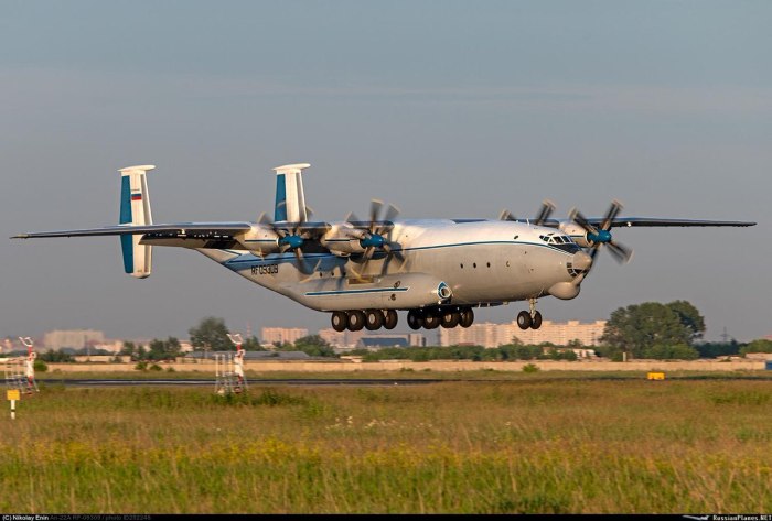 Самолёт АН-22 «Антей» СССР