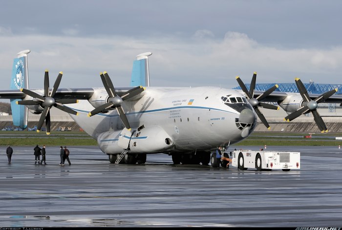 Антонов АН-22
