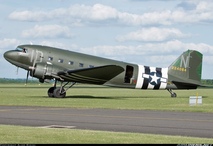 Douglas DC-3 (C-47 Dakota) -