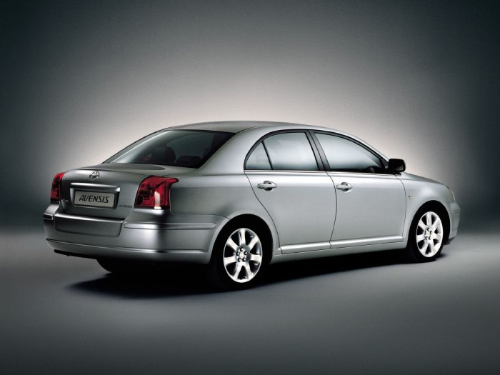 Toyota Avensis 2 поколение