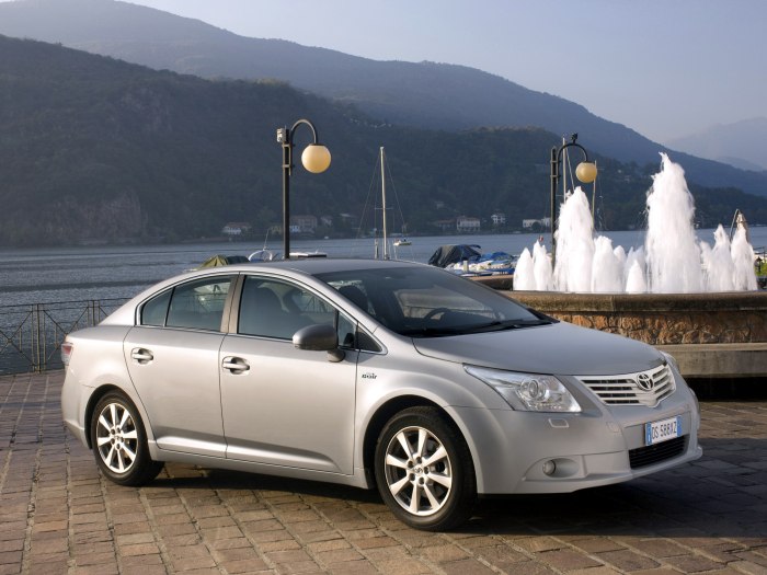 Тойота Авенсис седан 2009