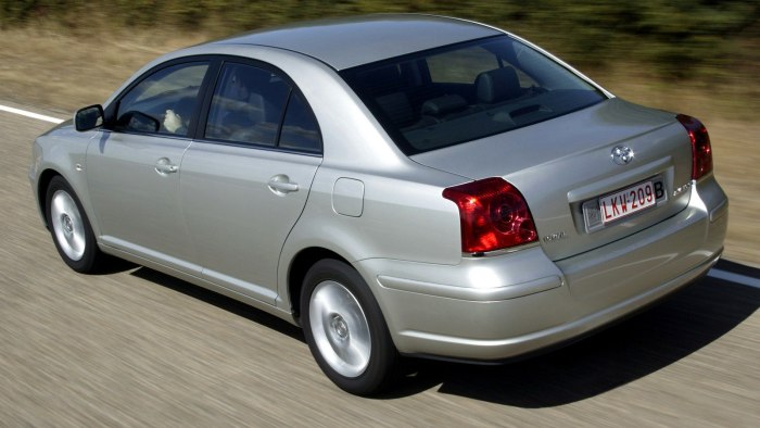Тойота Авенсис седан 2006