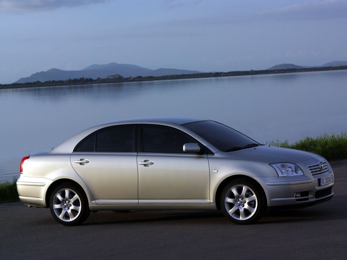 Toyota Avensis 2