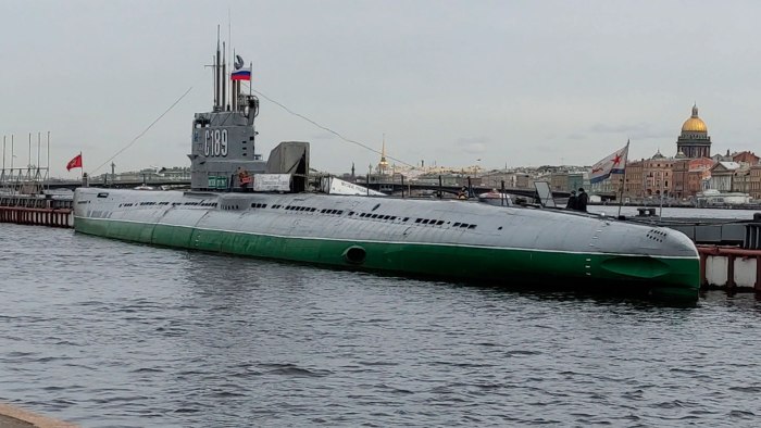 Музей подводной лодки в Санкт-Петербурге с 189