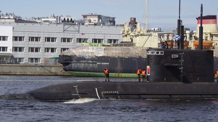 Подводная лодка "Кронштадт" проекта 677 "Лада"