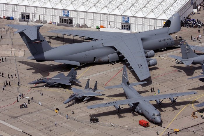 C-5 galaxy самолет