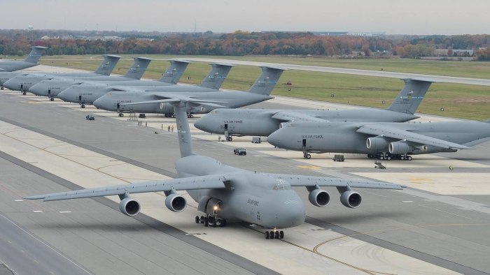 C 5 Galaxy и АН 124