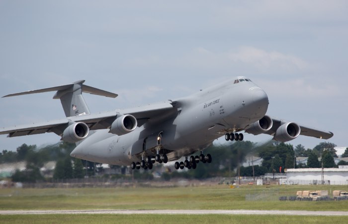 C5 Galaxy самолет