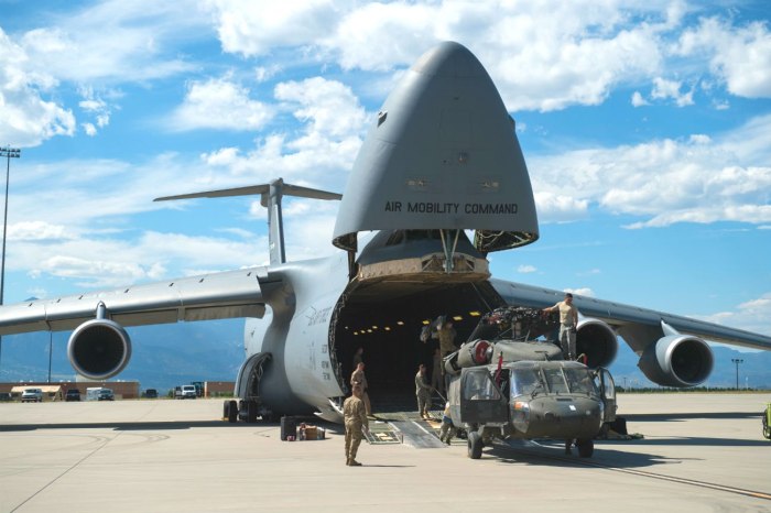 Самолет Lockheed c-5 Galaxy
