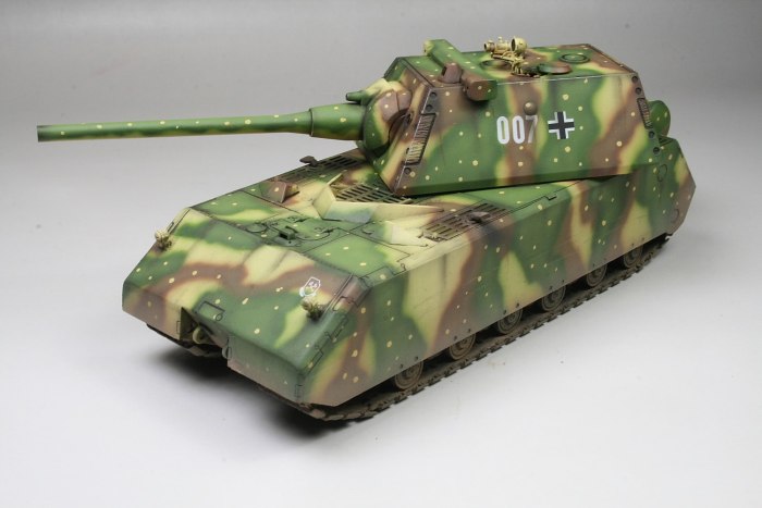 Vs720006 техника и вооружение Panzerkampfwagen Maus II (1:72)