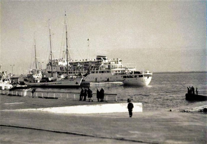 Теплоход Буковина и Татария