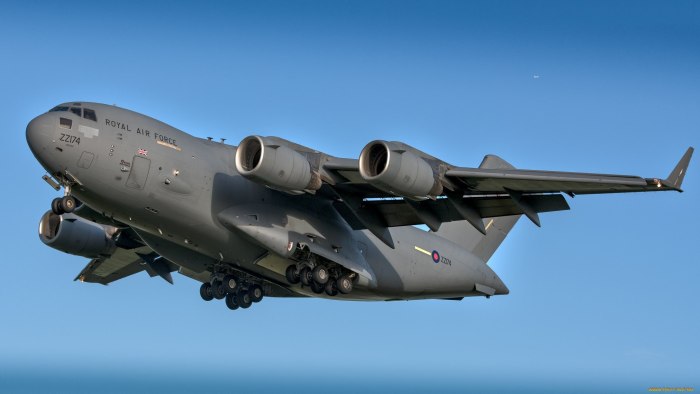 Boeing c-17