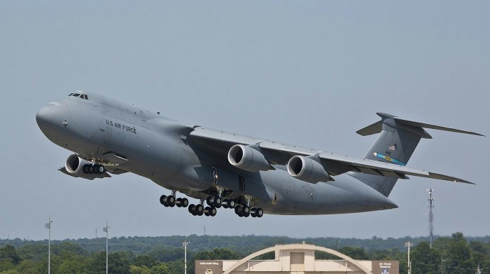 C5 Galaxy самолет