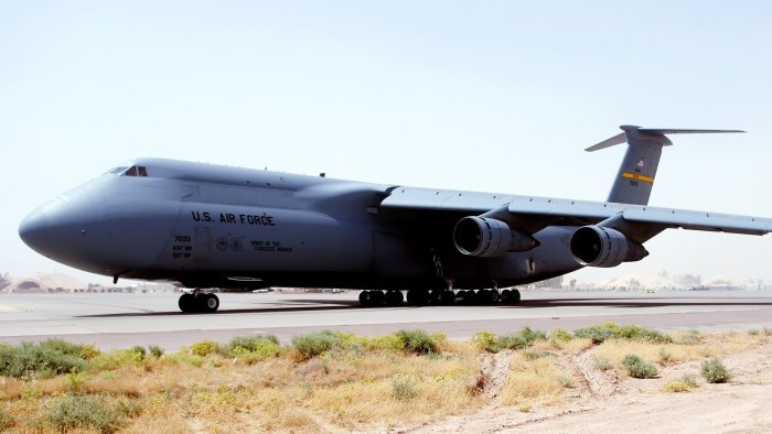 Lockheed c-5 Galaxy военно - транспортный самолёт