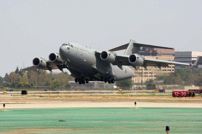 Глоубмастер самолет c-74