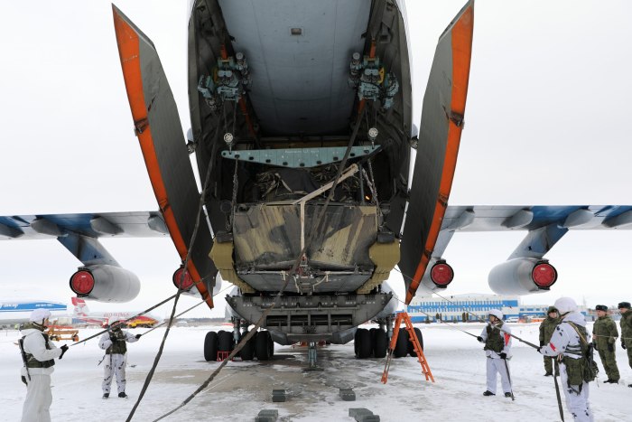 Военно-транспортный самолёт ил-76мд