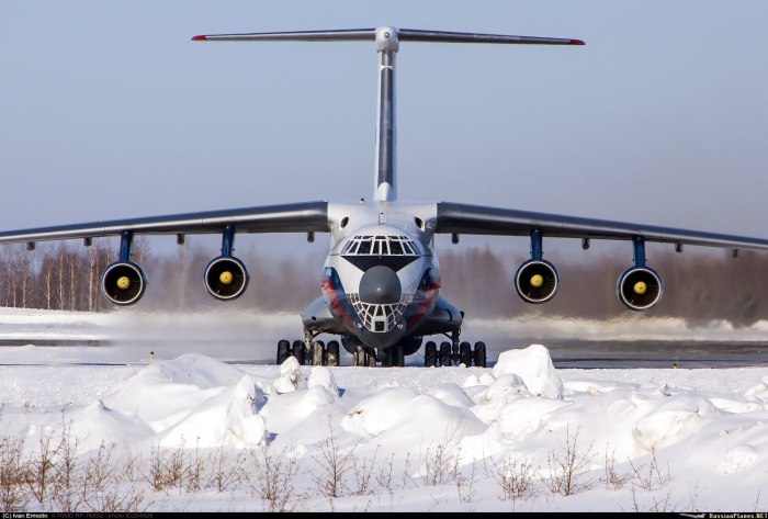 Грузовой самолет ил-76