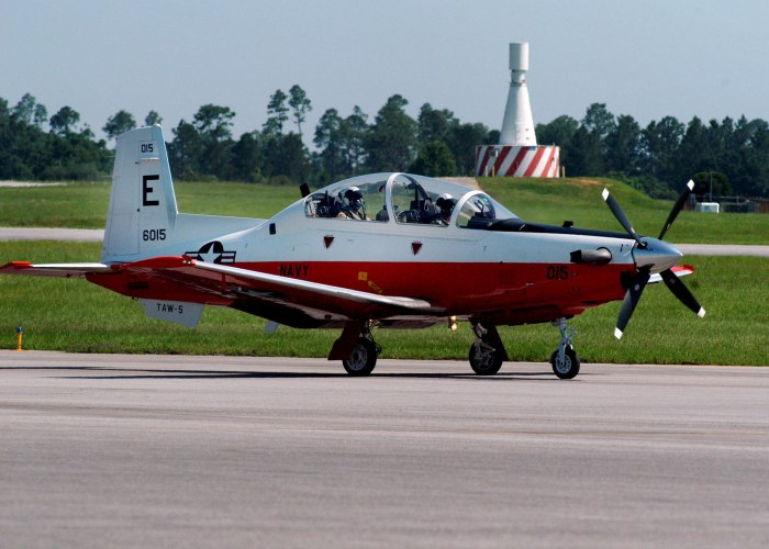 Raytheon t-6 Texan II