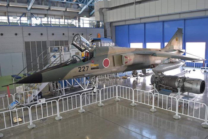 Mitsubishi f-1