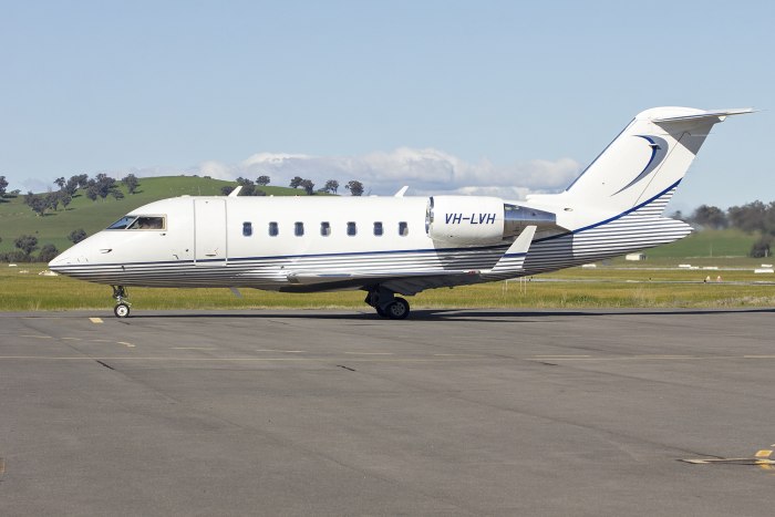 CL-605 самолет