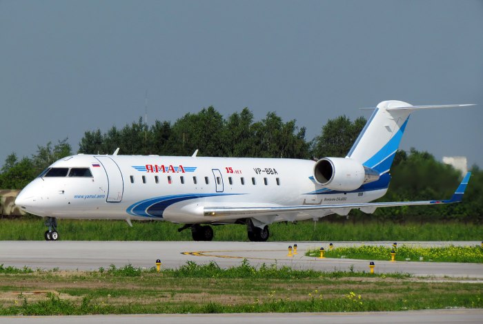 Bombardier crj200 самолет