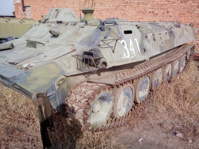 Списанные военные автомобили