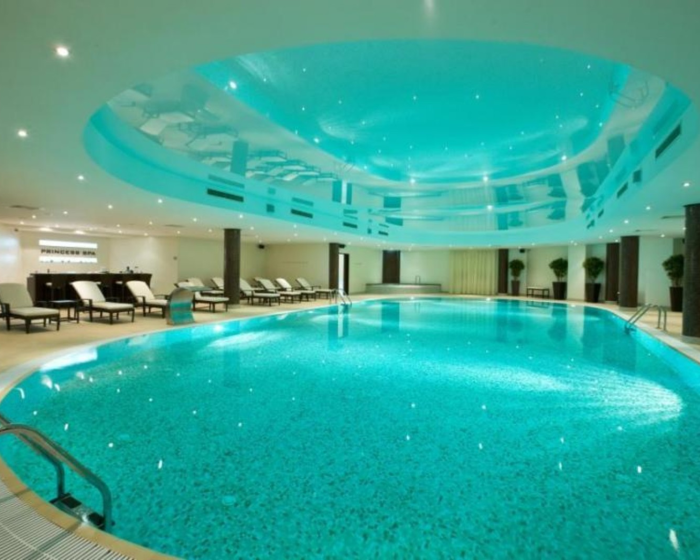 Crowne Plaza бассейн
