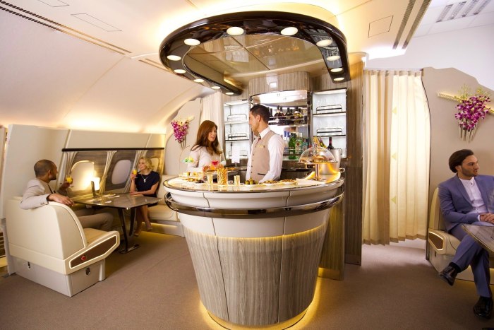Самолет Emirates a380 салон