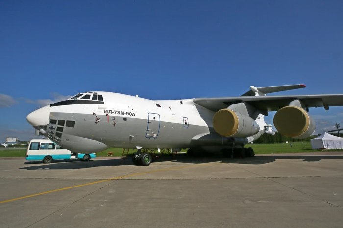 Ил 78