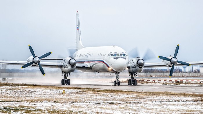 Ил-18 пассажирский самолёт