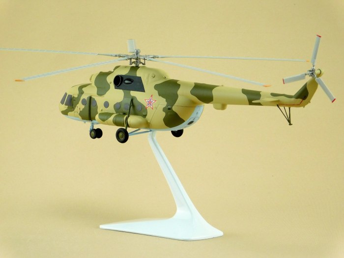 Моделька вертолета ми 8