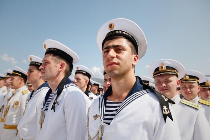 Военная форма матроса ВМФ РФ