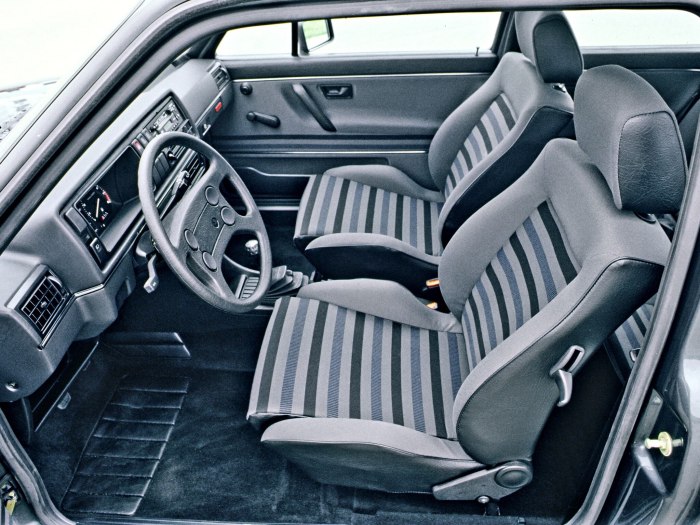 Volkswagen Golf 2 GTI салон