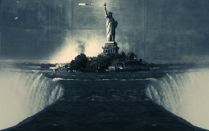 Российская подводная лодка у статуи свободы в США