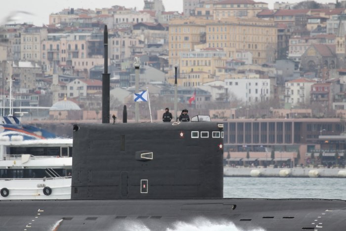 Русская подлодка всплыла в Милане