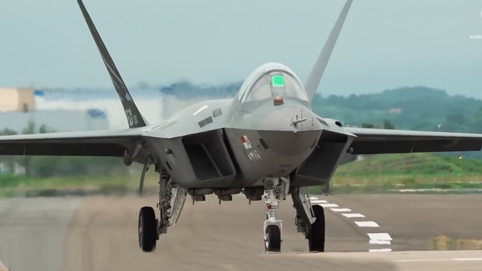 Истребитель 5 поколения России Су-57
